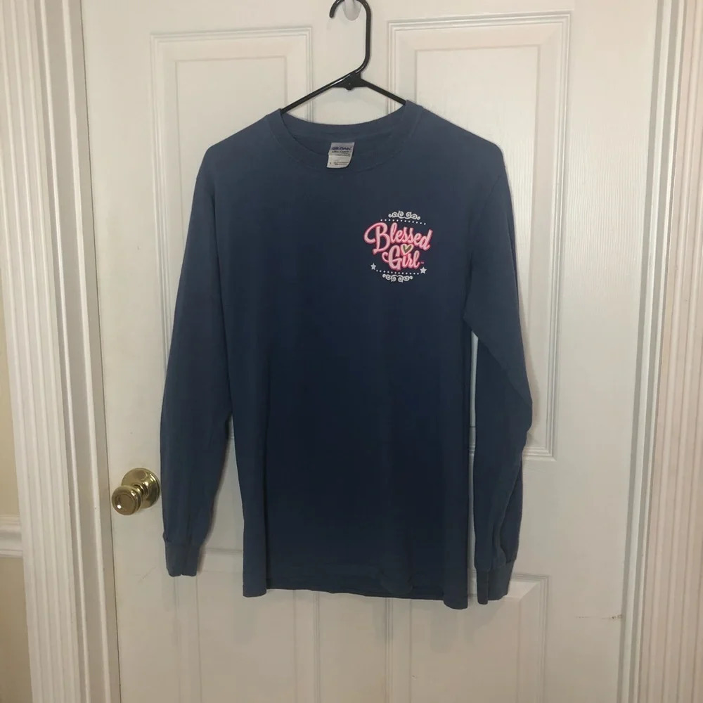 Gildan women’s long sleeve pullover size sm